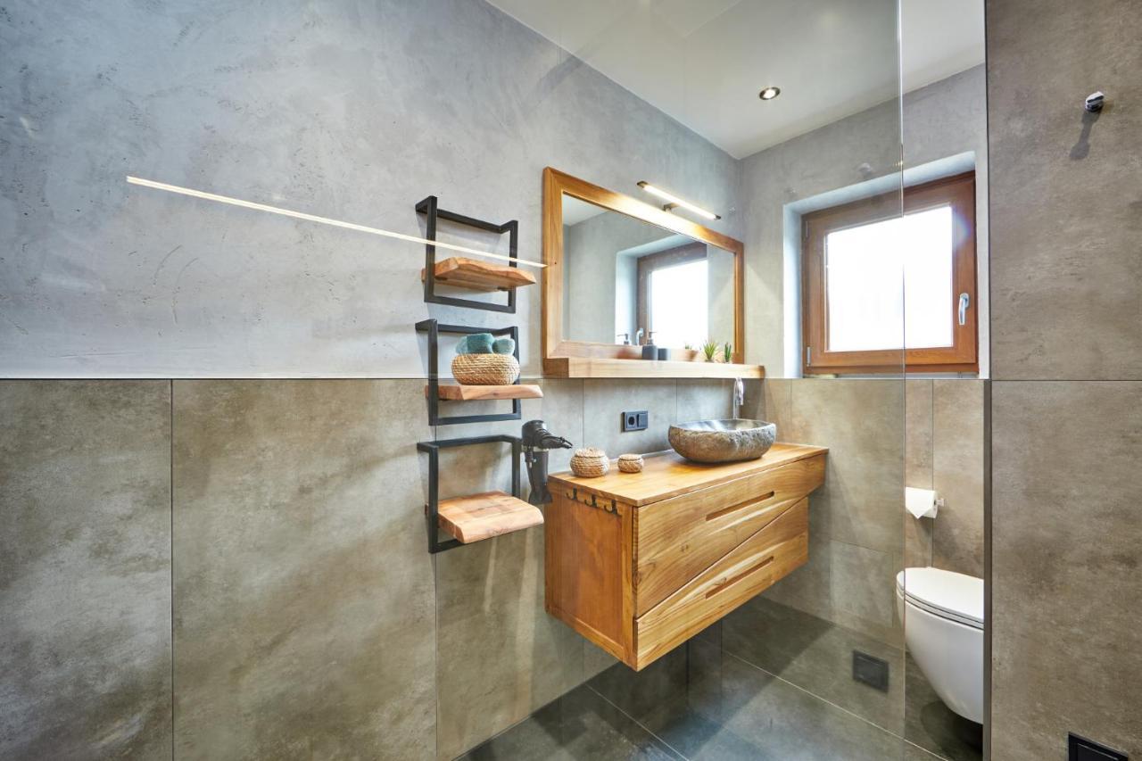 Alpis Ferienwohnung การ์มิช-พาร์เทนเคียร์เชน ภายนอก รูปภาพ