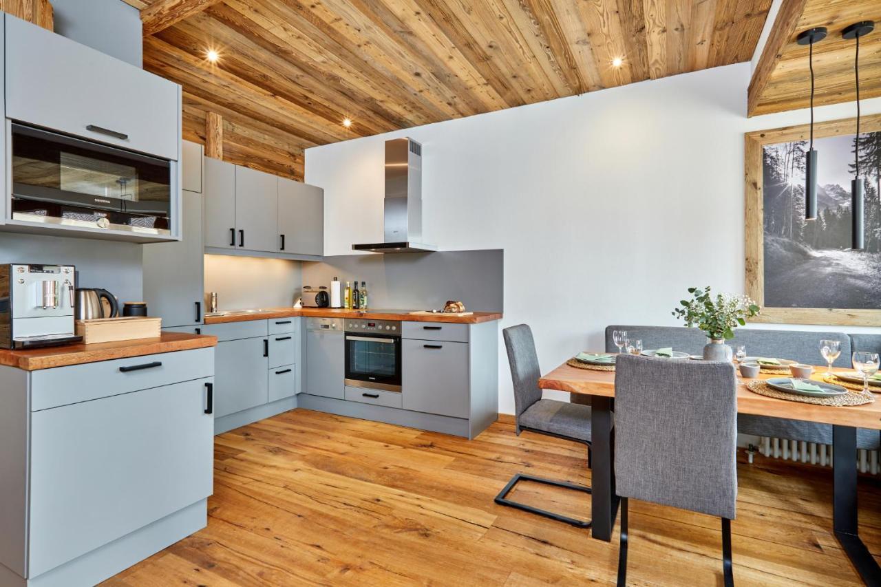 Alpis Ferienwohnung การ์มิช-พาร์เทนเคียร์เชน ภายนอก รูปภาพ