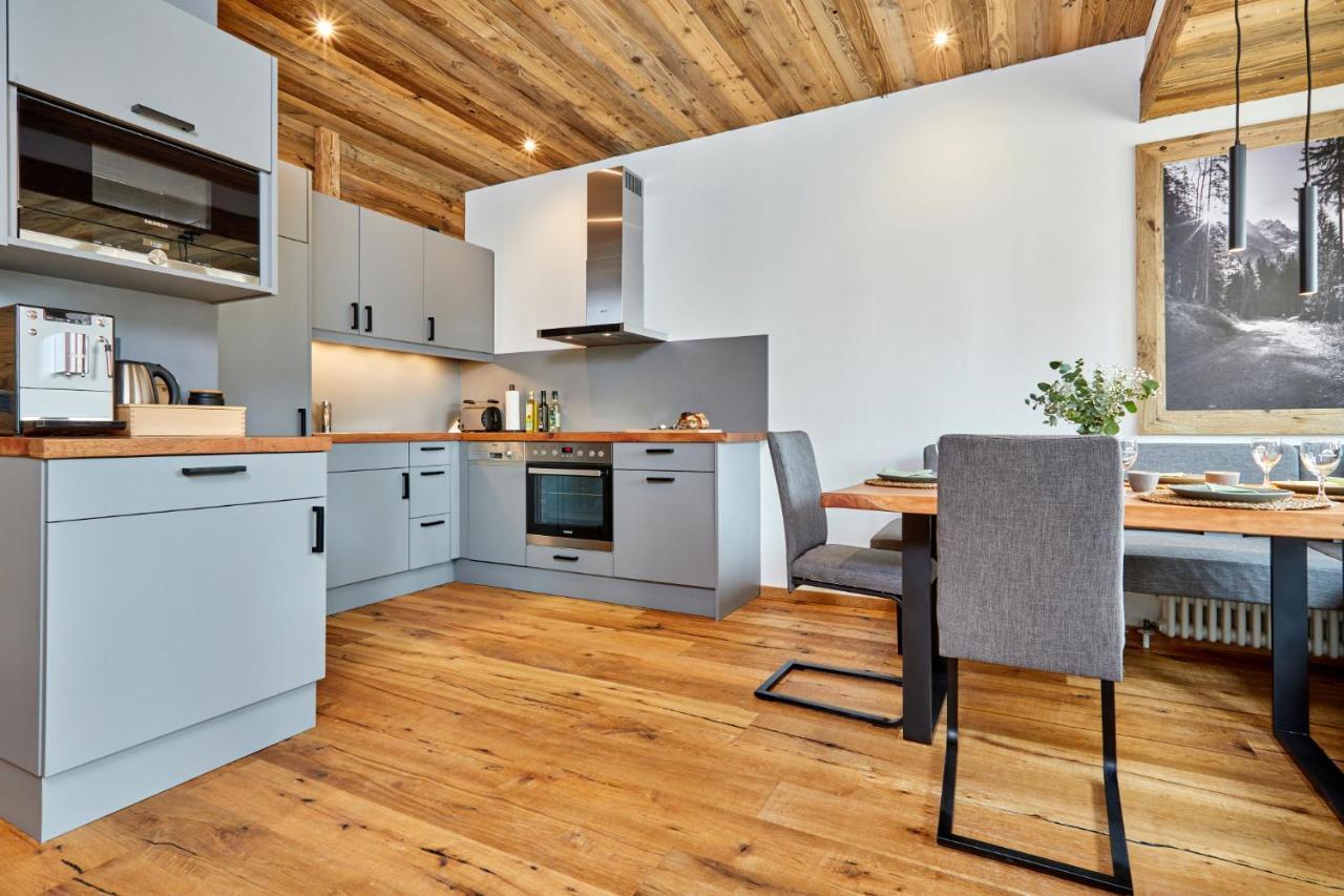 Alpis Ferienwohnung การ์มิช-พาร์เทนเคียร์เชน ภายนอก รูปภาพ